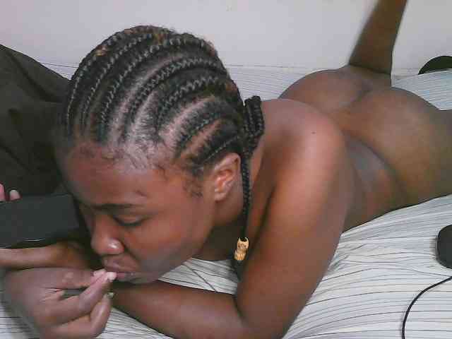 Cute-latasha webcam
