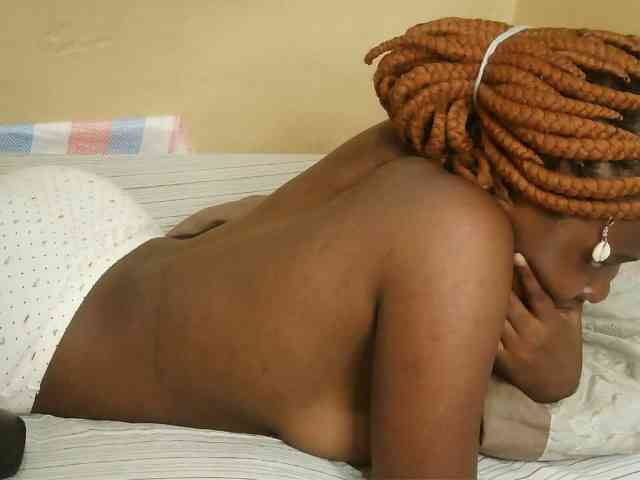 Cute-latasha webcam