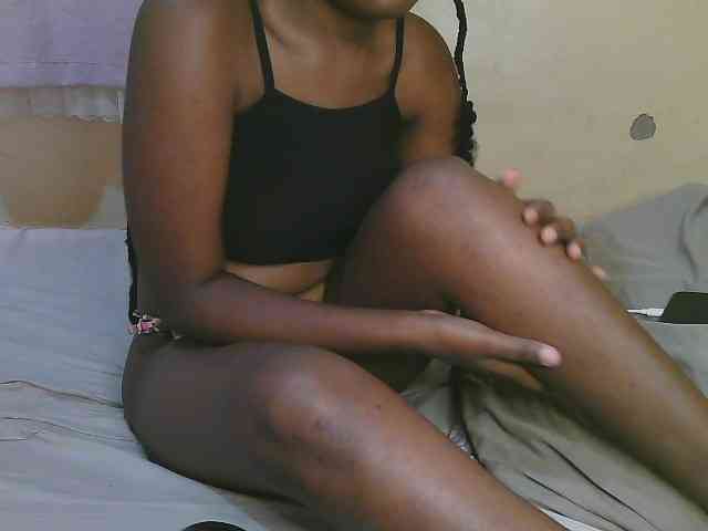 Cute-latasha webcam