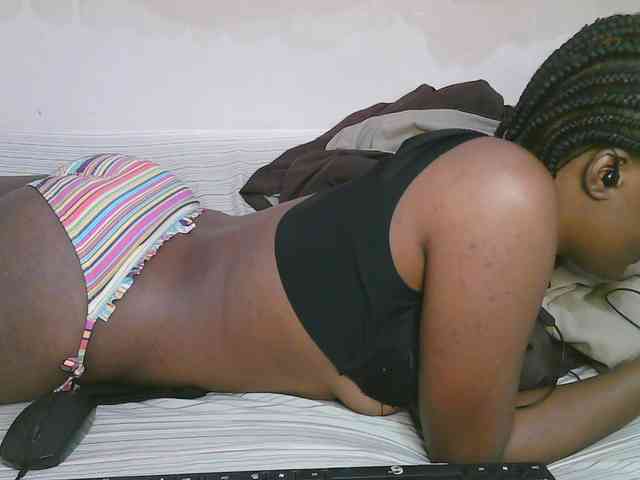 Cute-latasha webcam