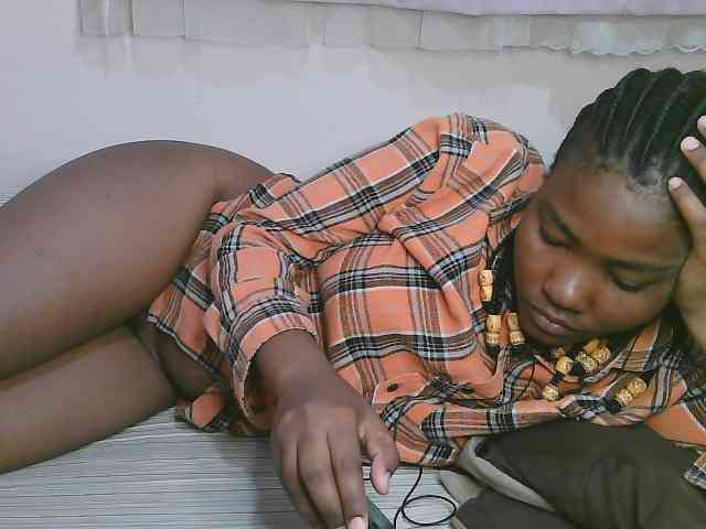 Cute-latasha webcam
