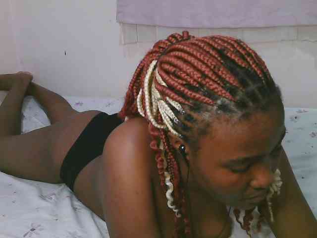 Cute-latasha webcam