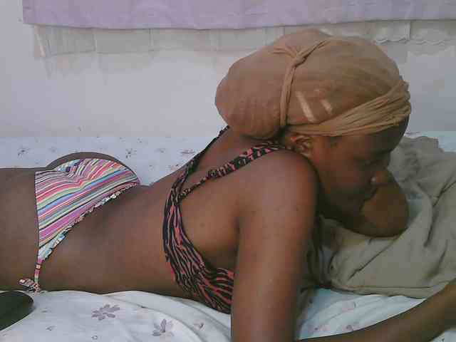 Cute-latasha webcam