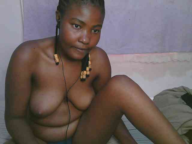 Cute-latasha webcam