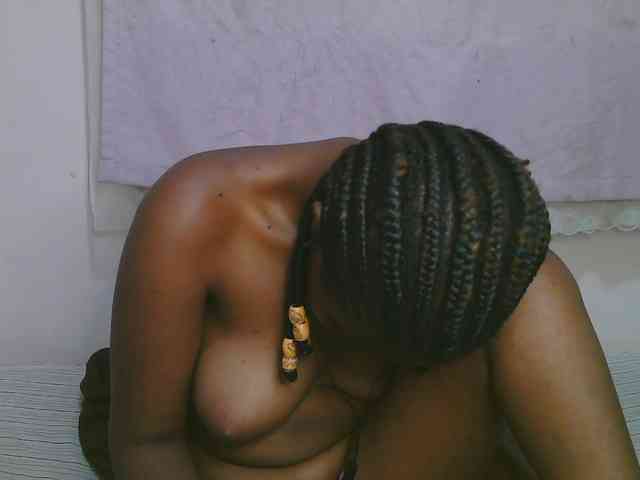 Cute-latasha webcam
