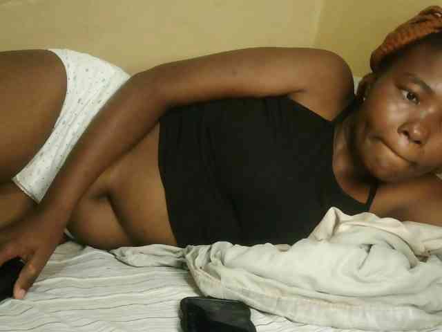 Cute-latasha webcam