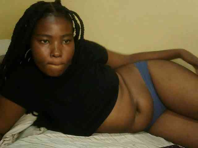 Cute-latasha webcam