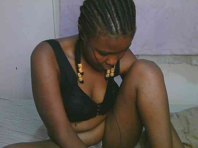Cute-latasha webcam