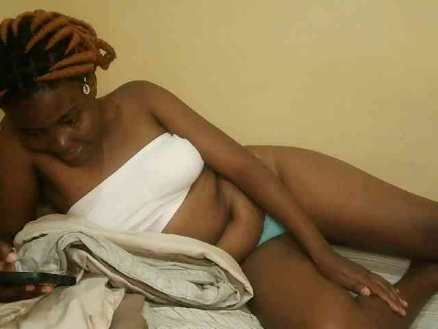 Cute-latasha webcam
