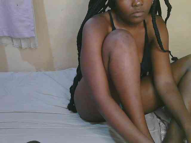 Cute-latasha webcam