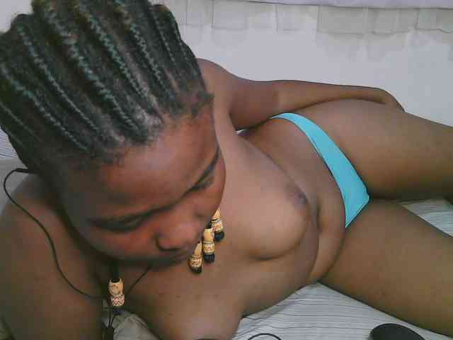 Cute-latasha webcam