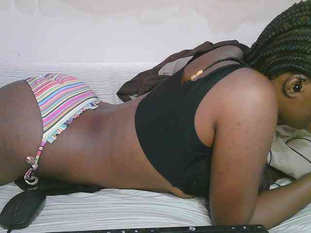 Cute-latasha webcam
