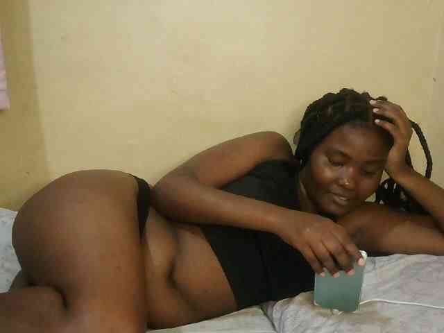 Cute-latasha webcam