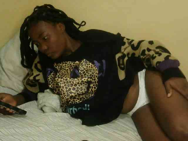 Cute-latasha webcam