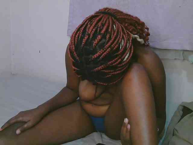 Cute-latasha webcam