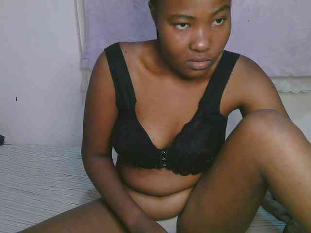 Cute-latasha webcam