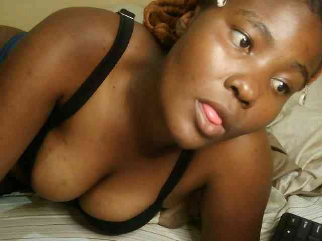 Cute-latasha webcam