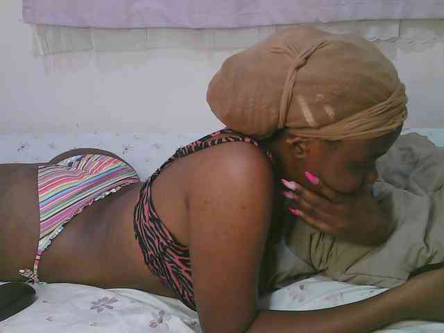 Cute-latasha webcam
