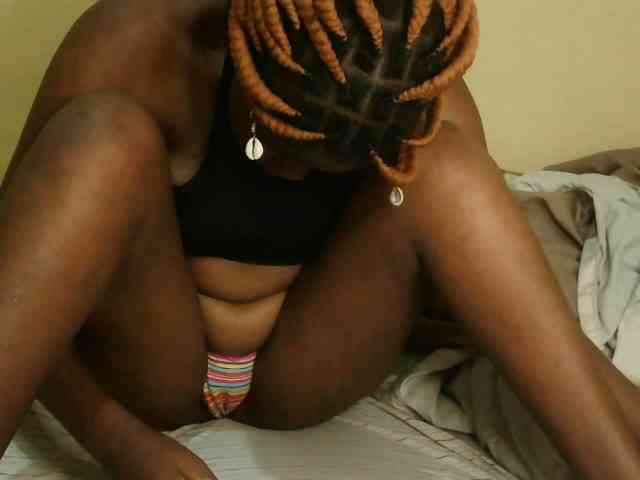 Cute-latasha webcam