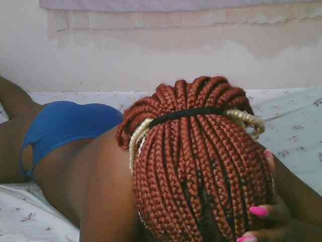 Cute-latasha webcam