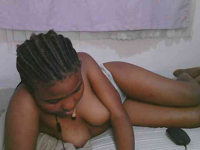 Cute-latasha webcam