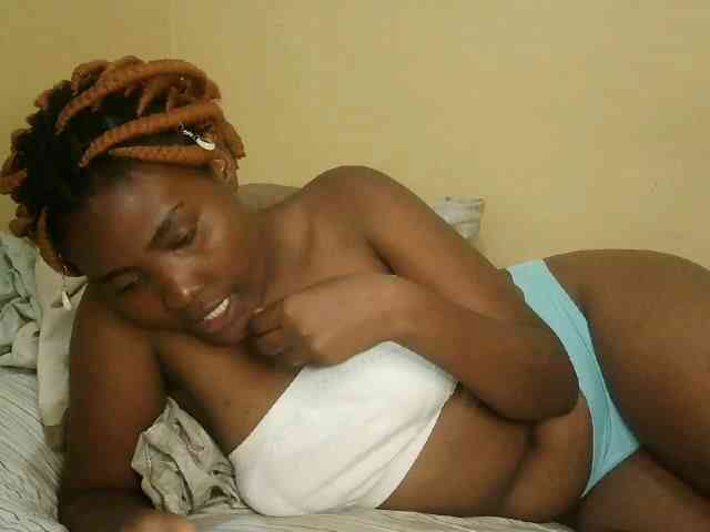 Cute-latasha webcam