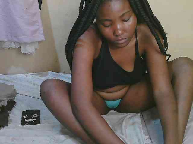 Cute-latasha webcam