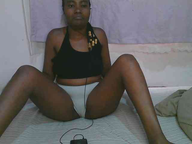 Cute-latasha webcam