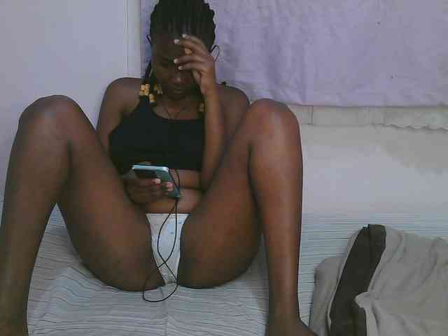 Cute-latasha webcam