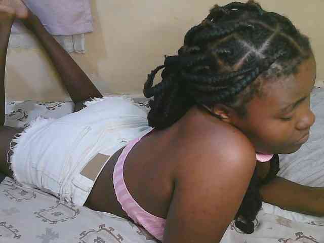 Cute-latasha webcam