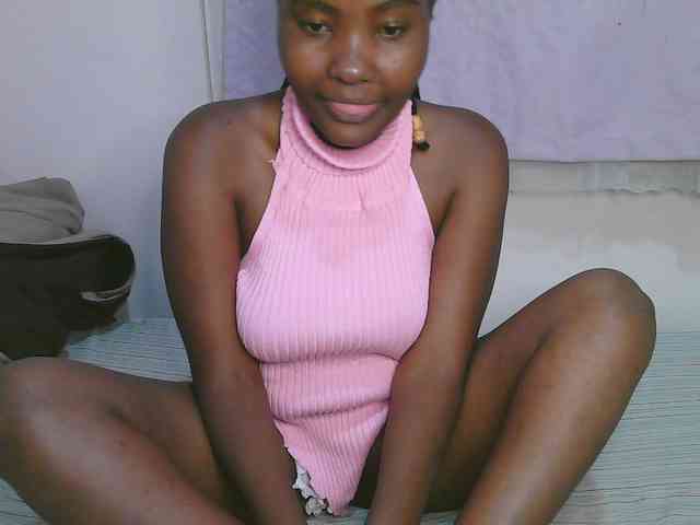Cute-latasha webcam
