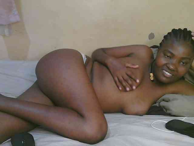 Cute-latasha webcam