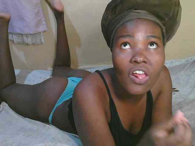 Cute-latasha webcam