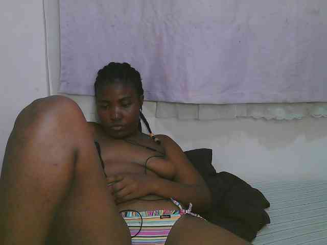 Cute-latasha webcam