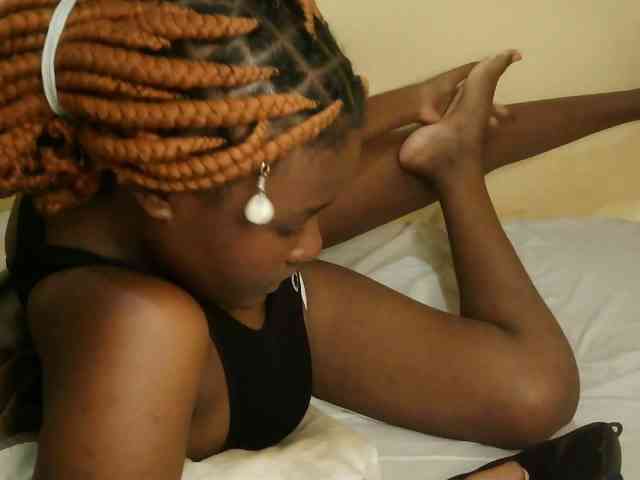 Cute-latasha webcam