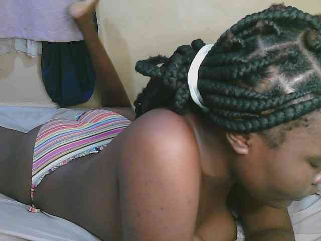 Cute-latasha webcam