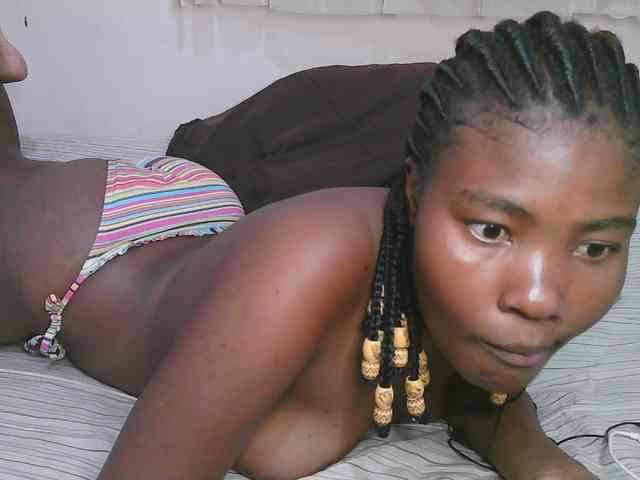 Cute-latasha webcam