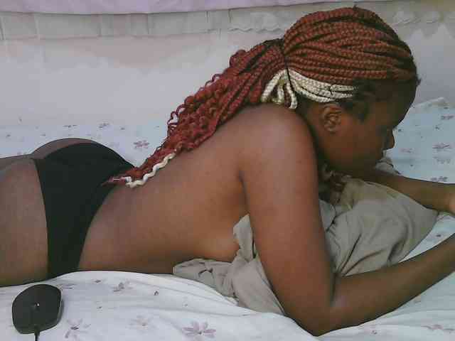 Cute-latasha webcam