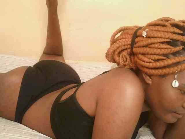 Cute-latasha webcam