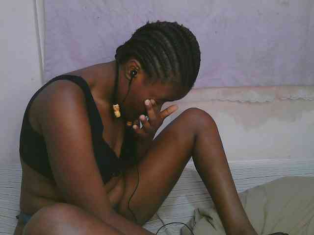 Cute-latasha webcam