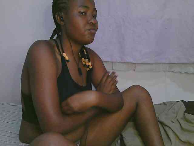 Cute-latasha webcam