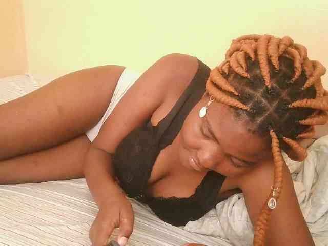 Cute-latasha webcam