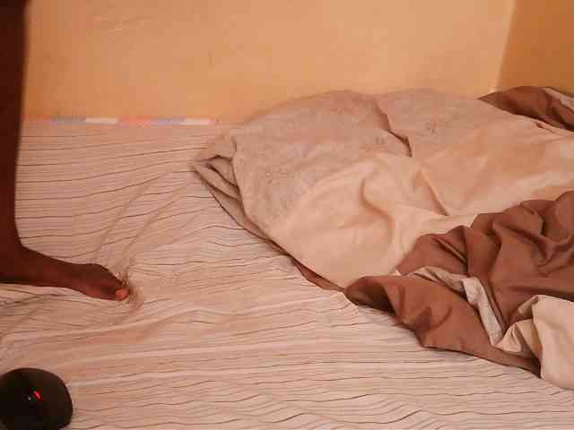 Cute-latasha webcam