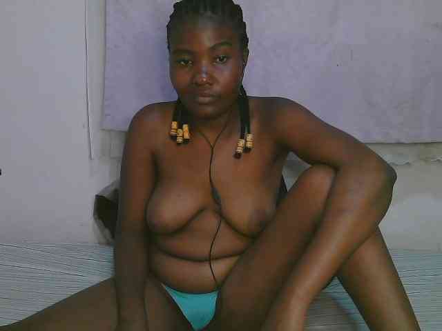 Cute-latasha webcam