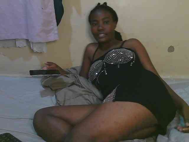 Cute-latasha webcam