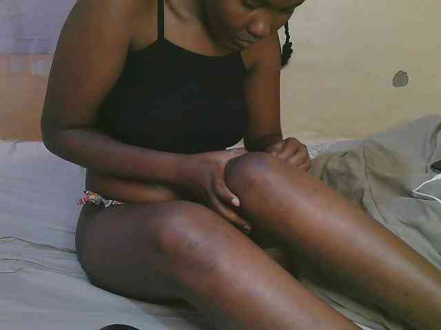 Cute-latasha webcam