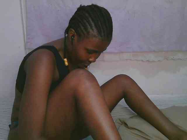 Cute-latasha webcam