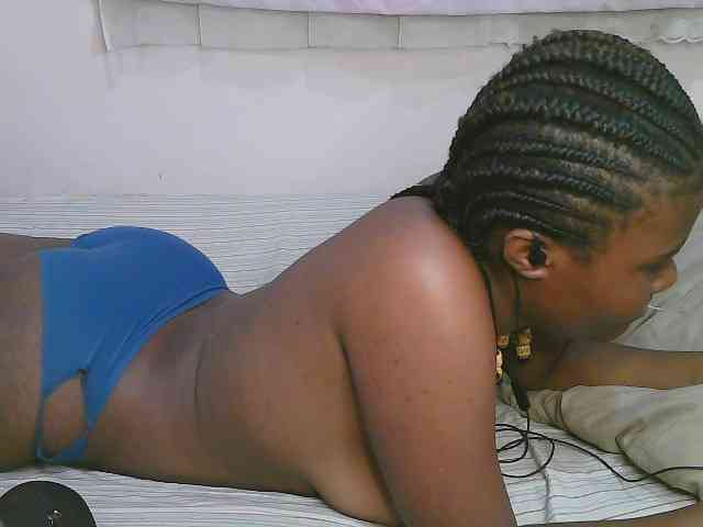 Cute-latasha webcam