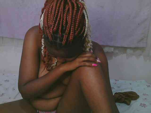 Cute-latasha webcam