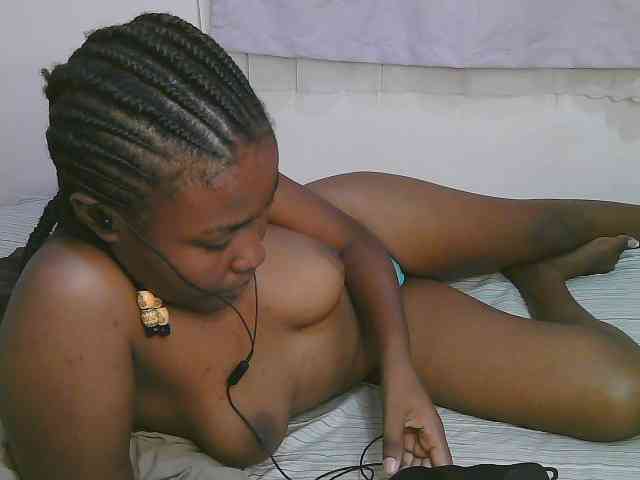Cute-latasha webcam